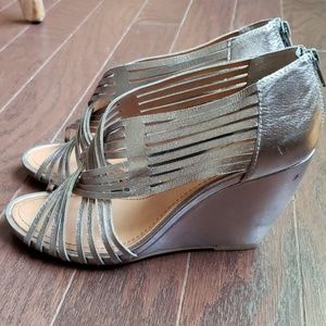 Seychelles metallic open toe wedge size 10